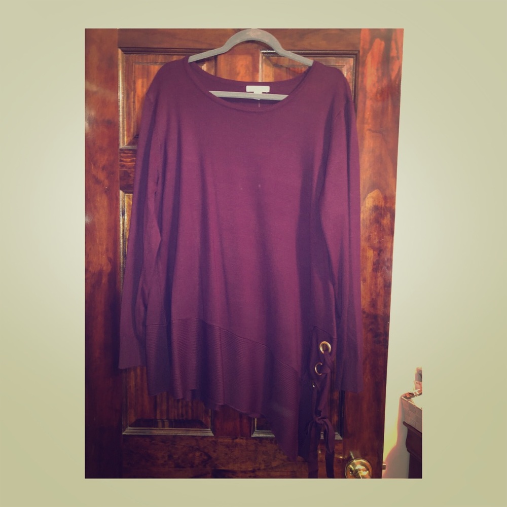 Plus size sweater tunic with tie